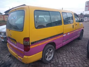 Toyota HiAce 2013 Orange