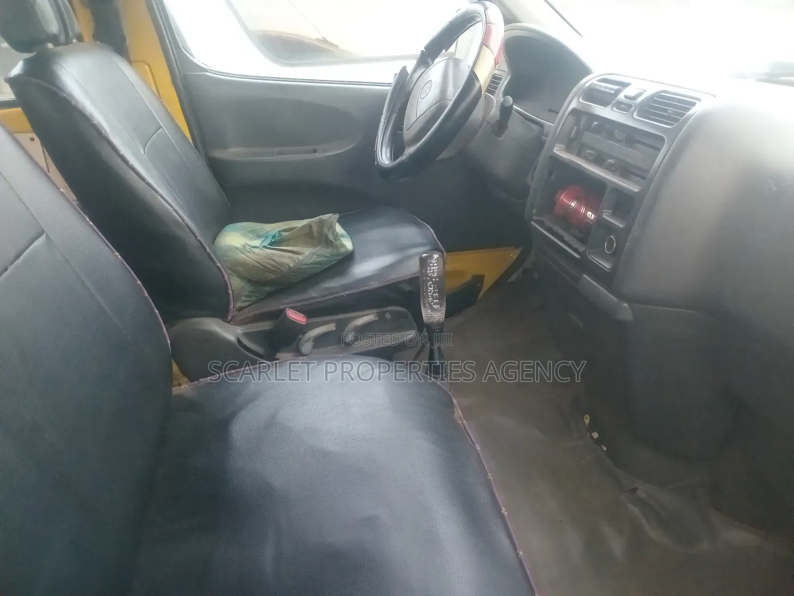 Toyota HiAce 2013 Orange
