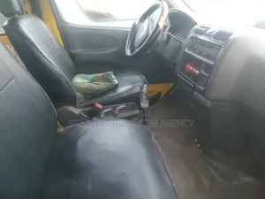 Toyota HiAce 2013 Orange