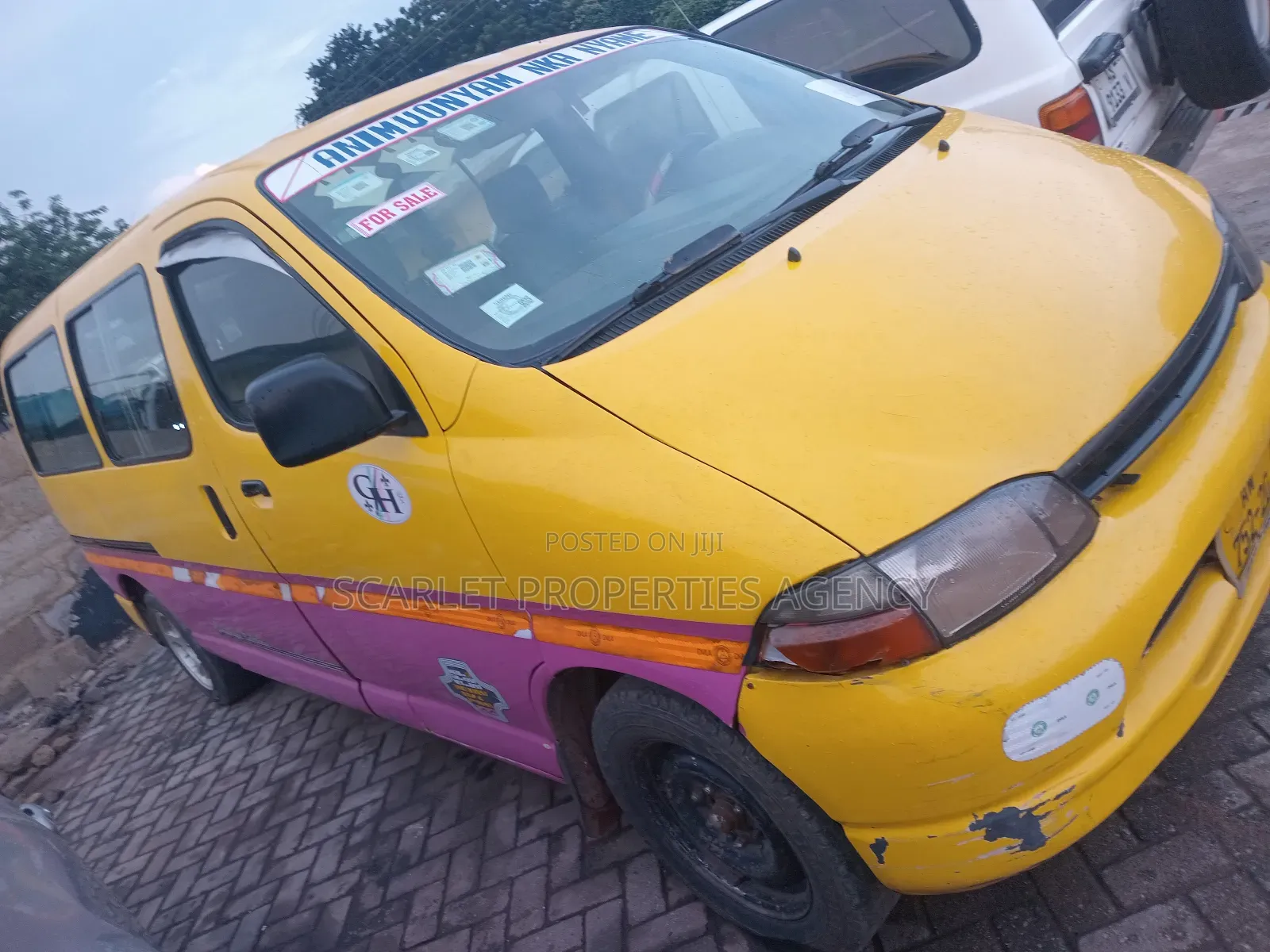 Toyota HiAce 2013 Orange
