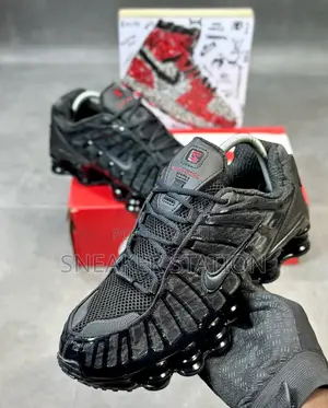Nike Shox Tl All Black Sneaker