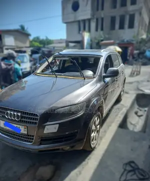 Original Audi Q7 Windscreen Available