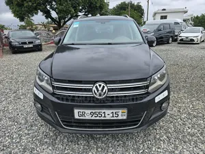 Volkswagen Tiguan SE 4dr SUV (2.0L 4cyl Turbo 6A) 2015 Black