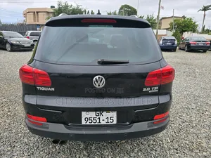 Volkswagen Tiguan SE 4dr SUV (2.0L 4cyl Turbo 6A) 2015 Black