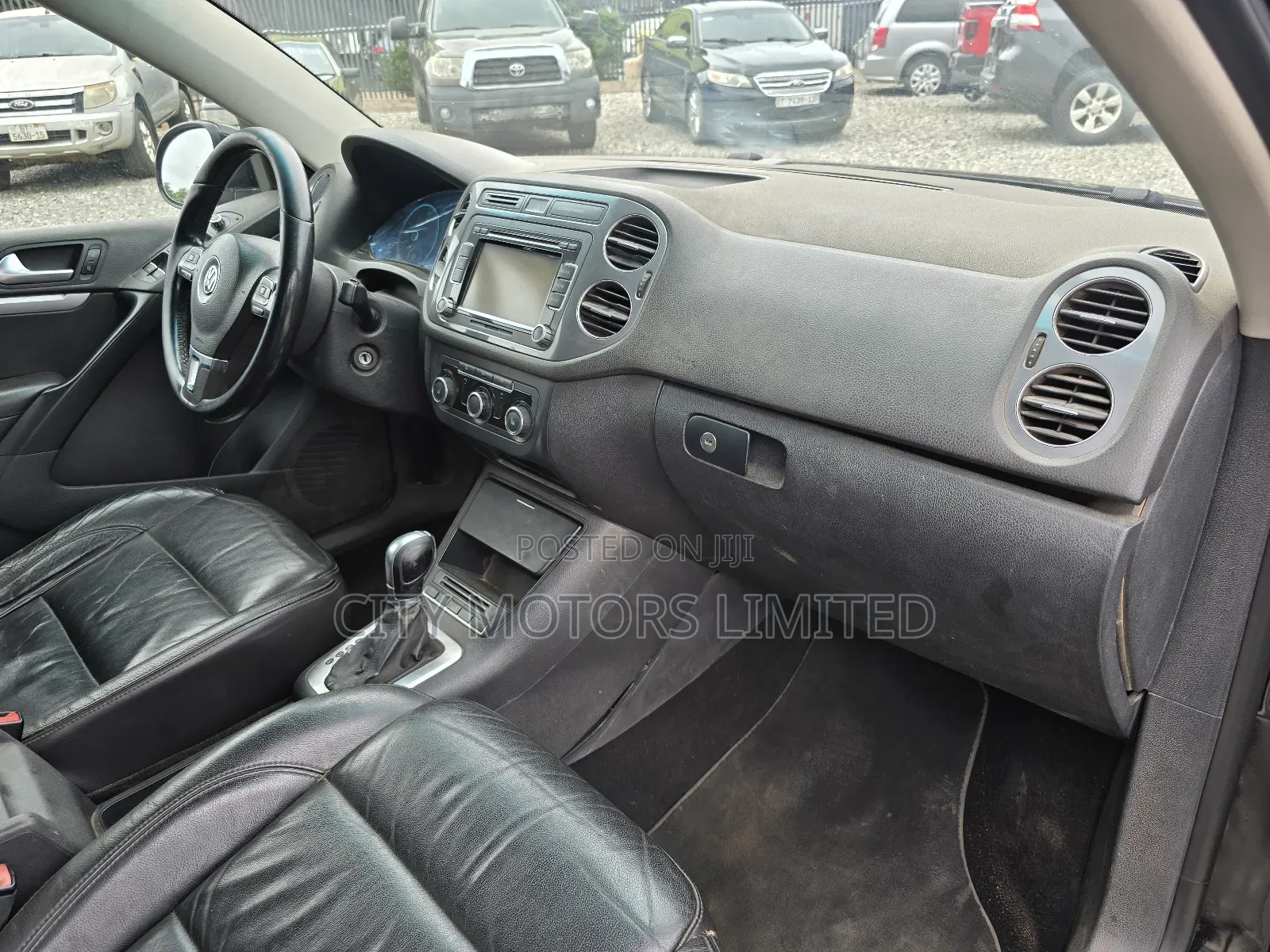 Volkswagen Tiguan SE 4dr SUV (2.0L 4cyl Turbo 6A) 2015 Black