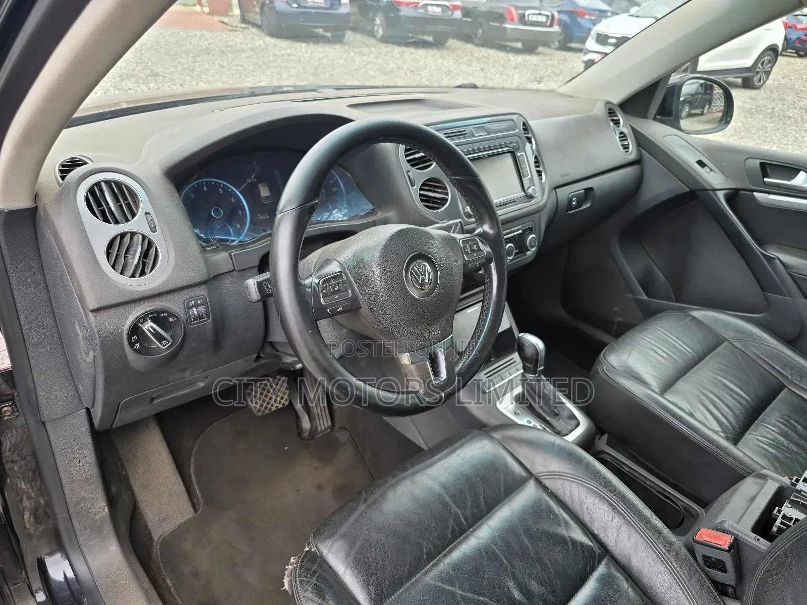 Volkswagen Tiguan SE 4dr SUV (2.0L 4cyl Turbo 6A) 2015 Black