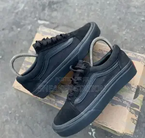 Vans Old Skool Sneakers