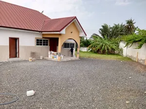 4bdrm House in Teshie for rent