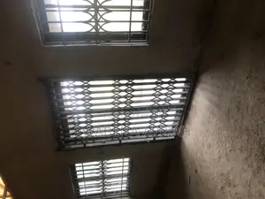 5bdrm House in Mark Estate At, Kumasi Metropolitan for sale