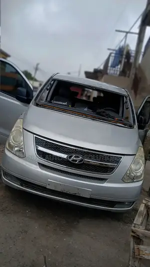 Hyundai Starex / H300 Windscreen Available
