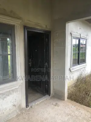 5bdrm House in Mark Estate At, Kumasi Metropolitan for sale