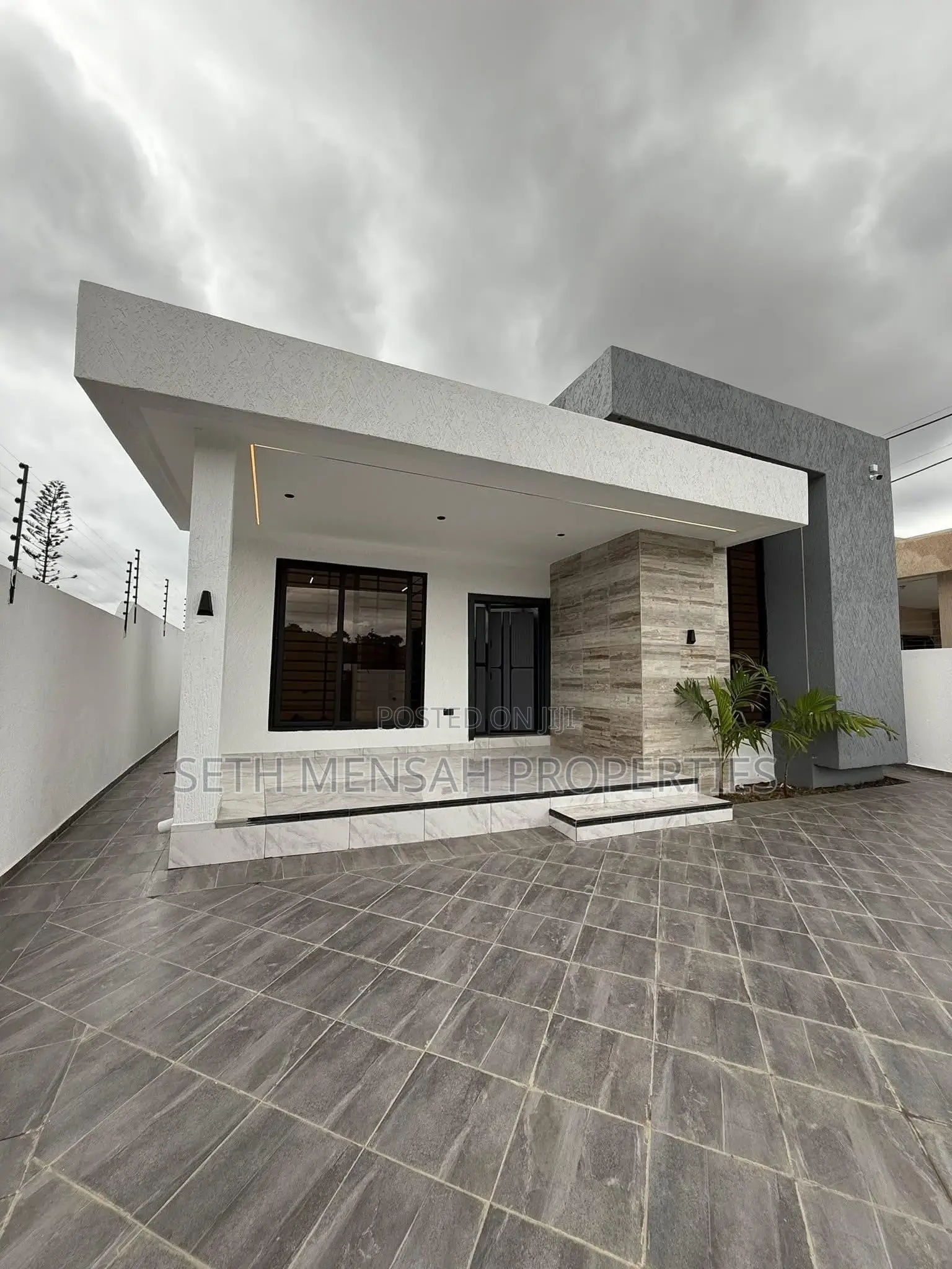 3bdrm House in Skm, Lake Side Estate for sale