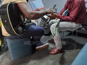 Bass Guitar Lessons for Kids, Teens and Adult