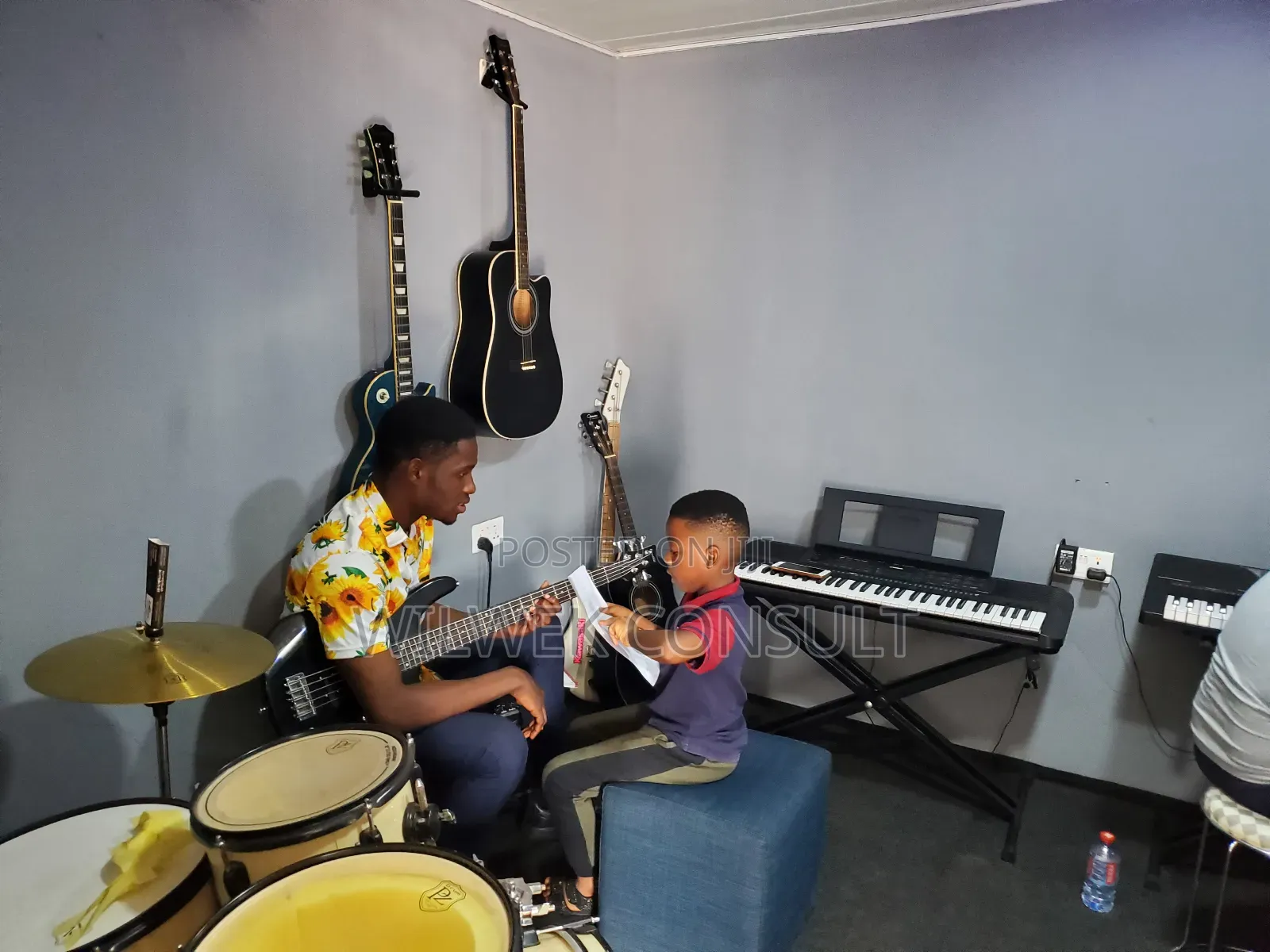 Bass Guitar Lessons for Kids, Teens and Adult