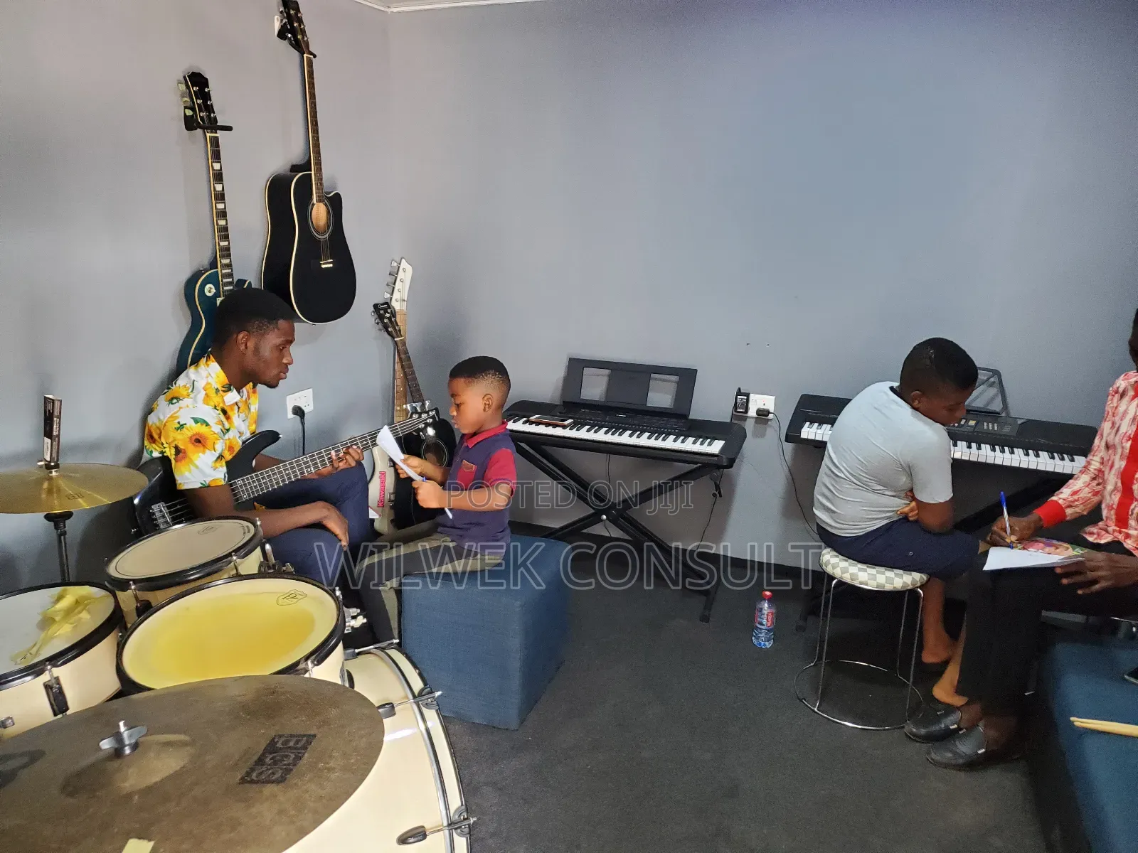 Bass Guitar Lessons for Kids, Teens and Adult