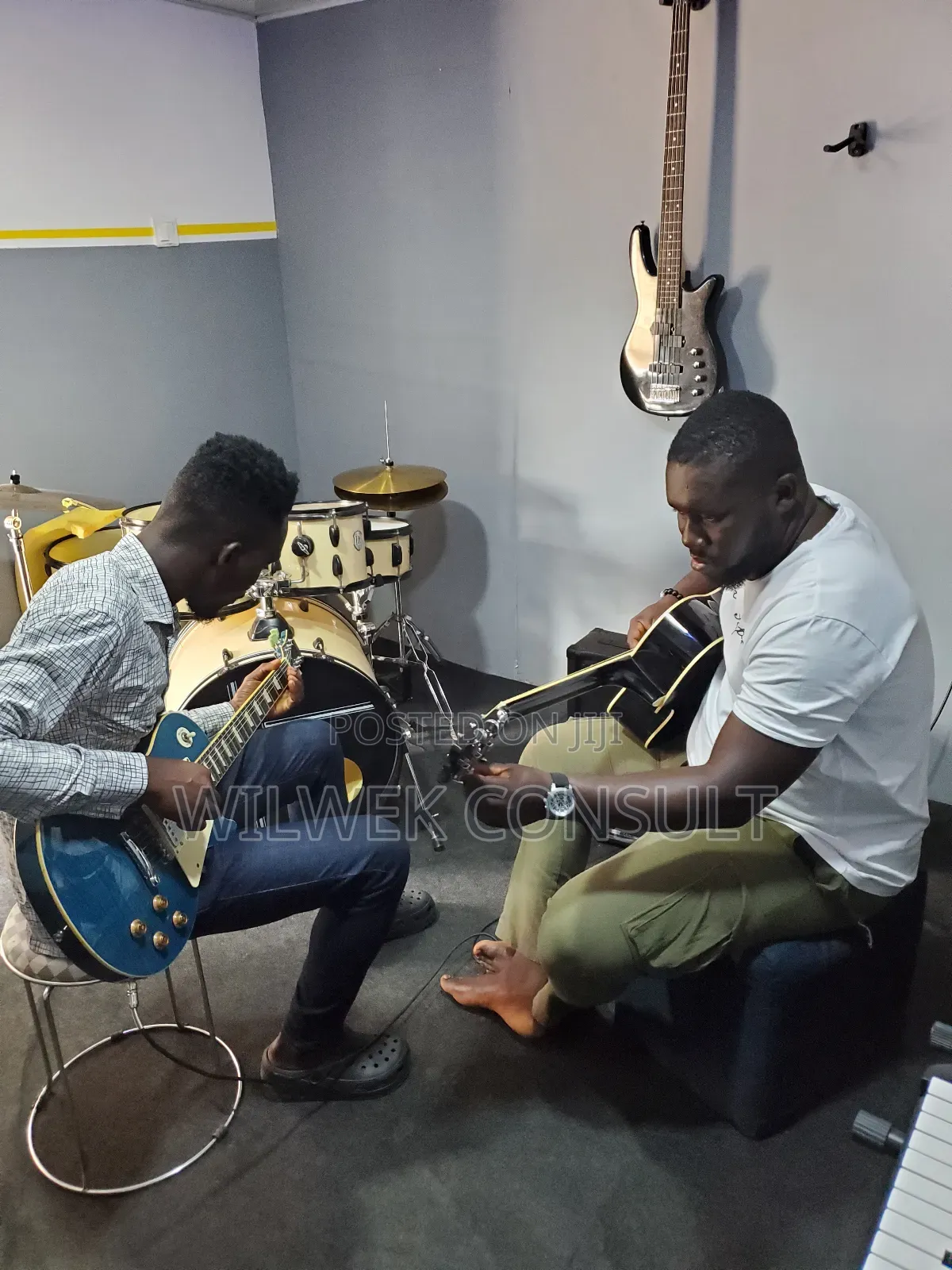 Bass Guitar Lessons for Kids, Teens and Adult