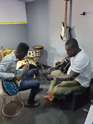 Bass Guitar Lessons for Kids, Teens and Adult