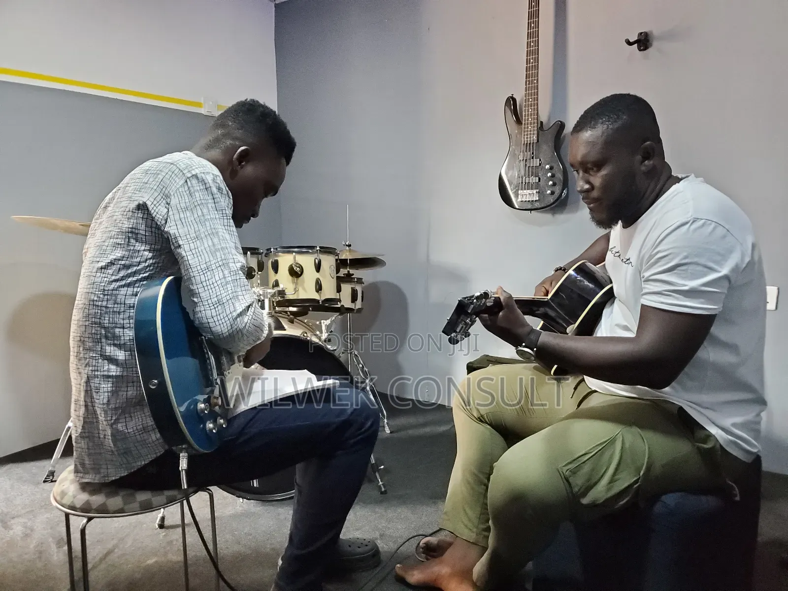 Bass Guitar Lessons for Kids, Teens and Adult