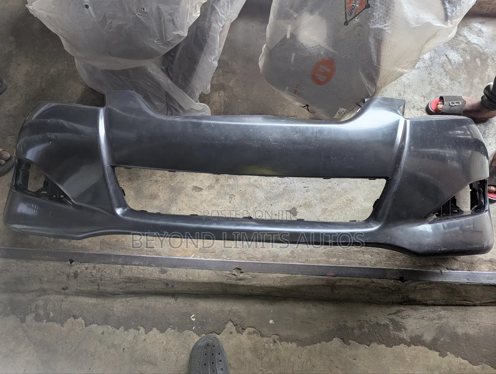 Toyota Matrix 2009,2010,2011 Front Bumper