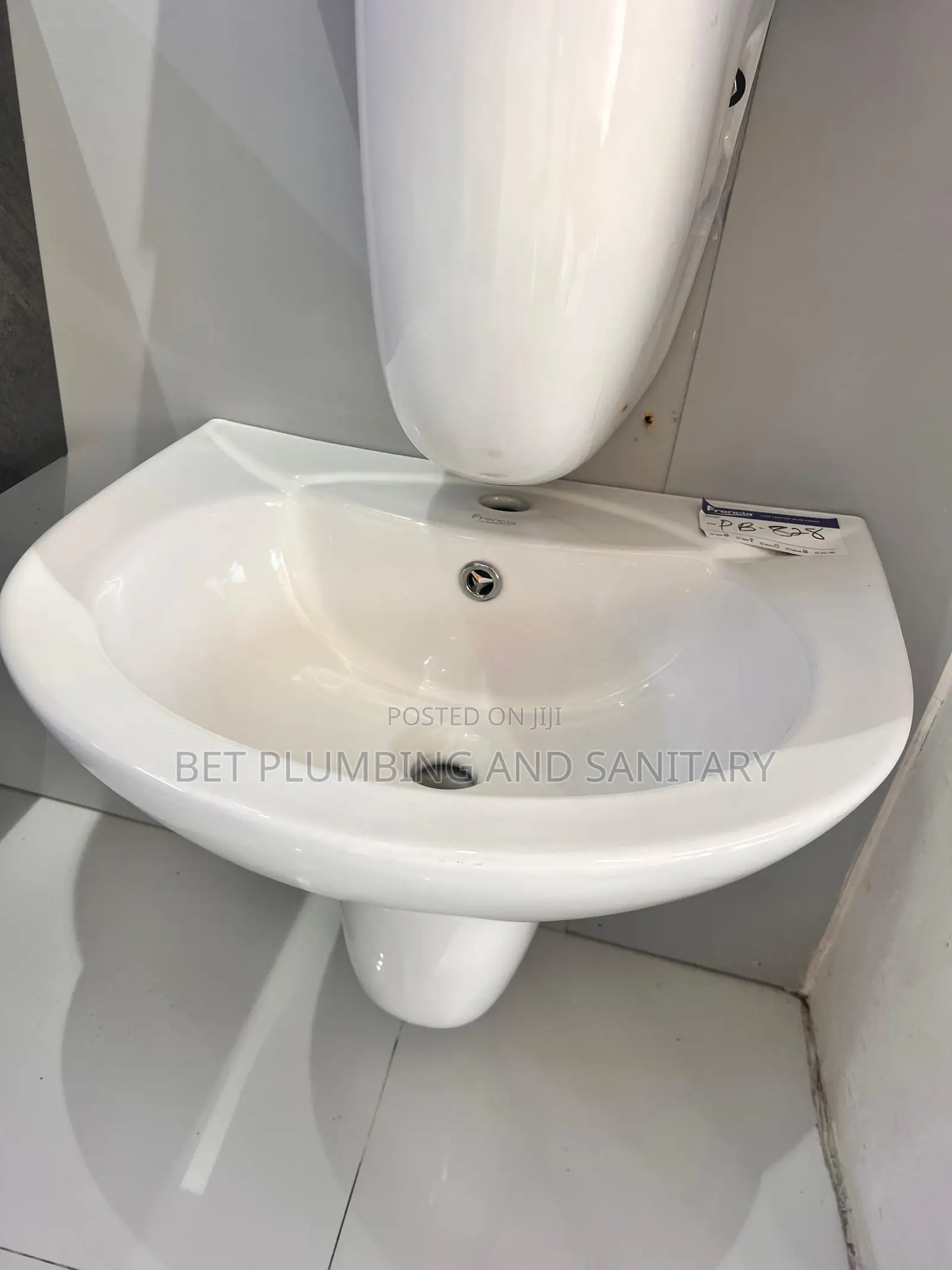 Frencia Wash Hand Basin With Short Stand_complete_wall Hung Basin