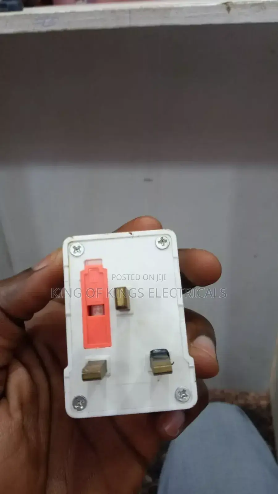 Fused 3-Pin Universal Adapter Plug With Indicator Light