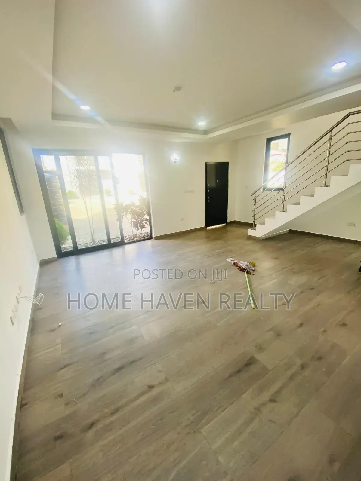 3bdrm Townhouse / Terrace in East Airport, Tseaddo for rent