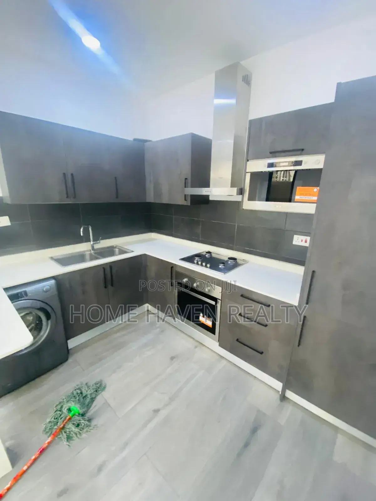 3bdrm Townhouse / Terrace in East Airport, Tseaddo for rent