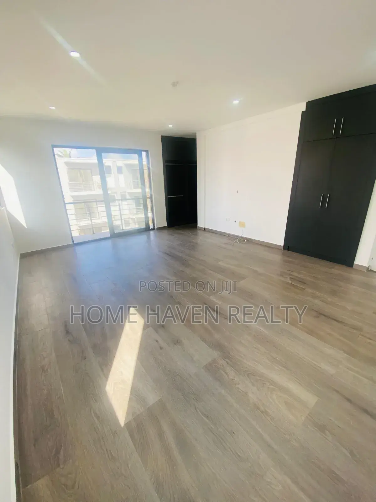 3bdrm Townhouse / Terrace in East Airport, Tseaddo for rent