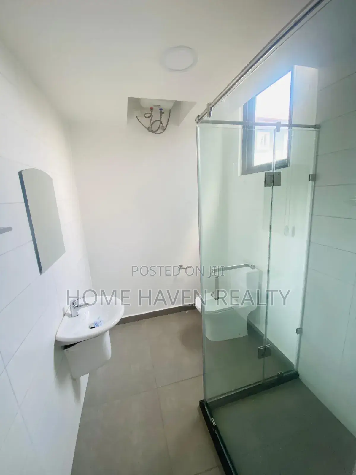 3bdrm Townhouse / Terrace in East Airport, Tseaddo for rent