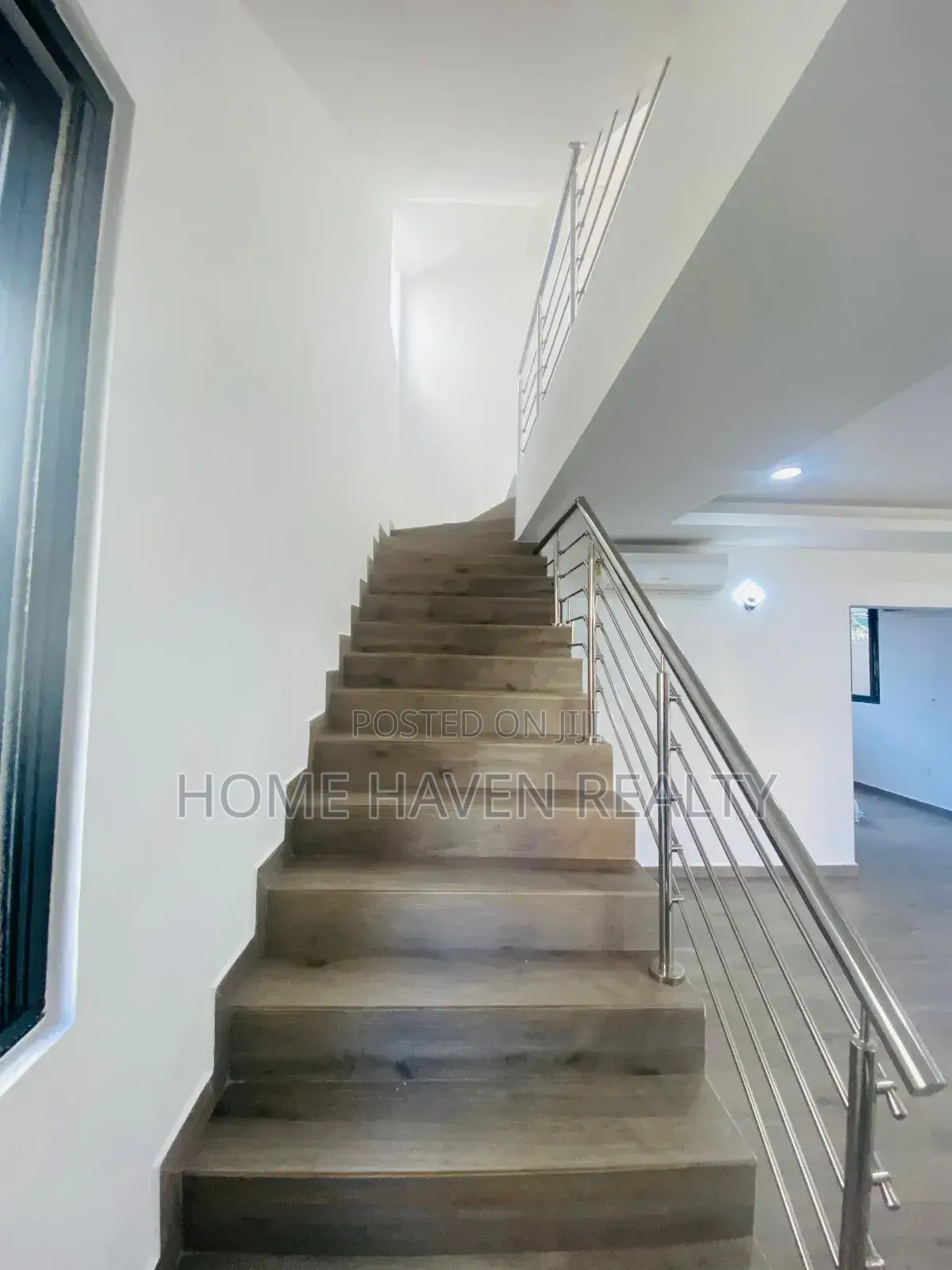 3bdrm Townhouse / Terrace in East Airport, Tseaddo for rent