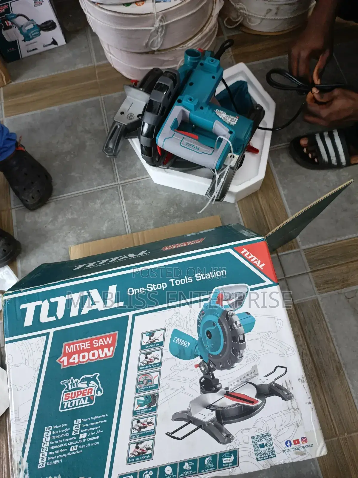 Total Meter Saw 1400w