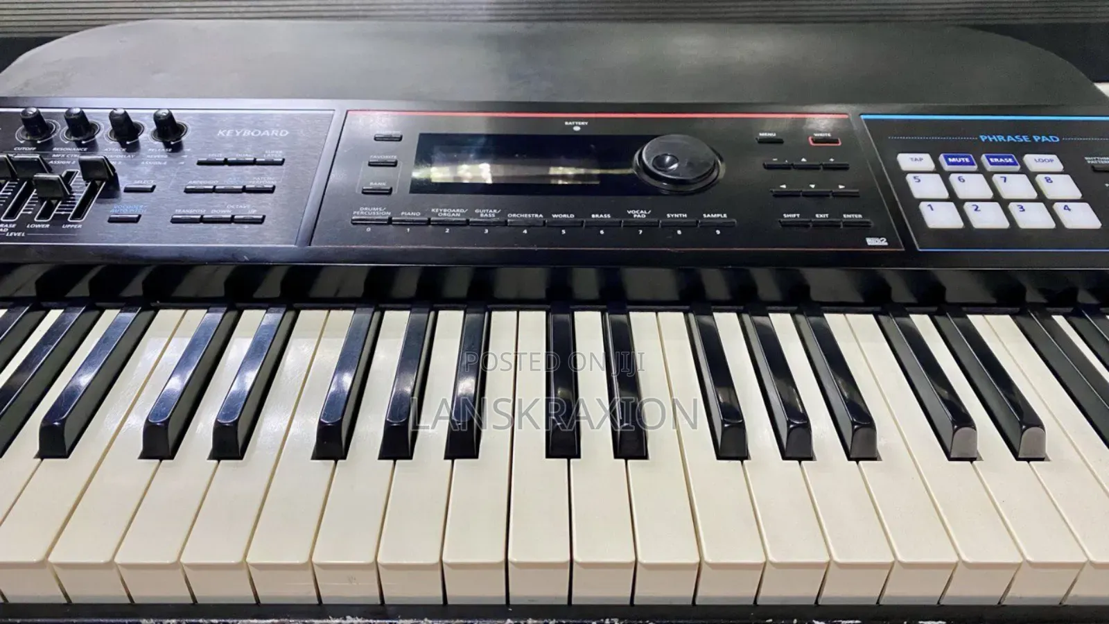 Roland Keyboard (Juno D8)
