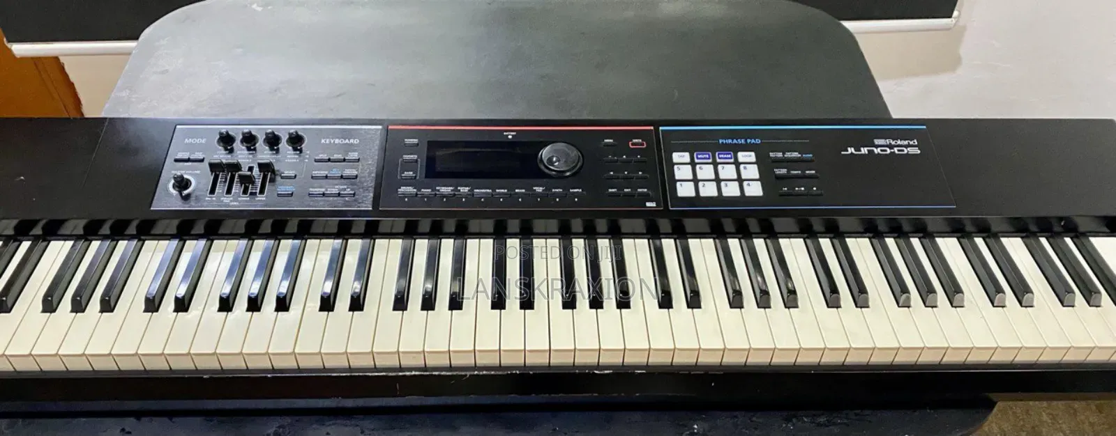 Roland Keyboard (Juno D8)