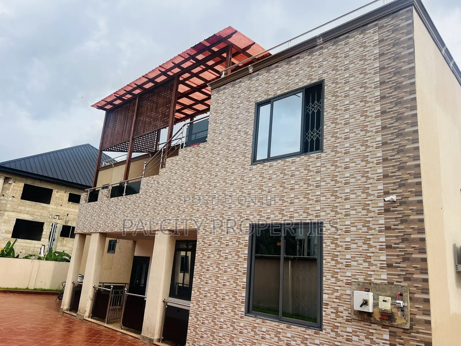 7bdrm House in Palcity Estate, Kumasi Metropolitan for sale
