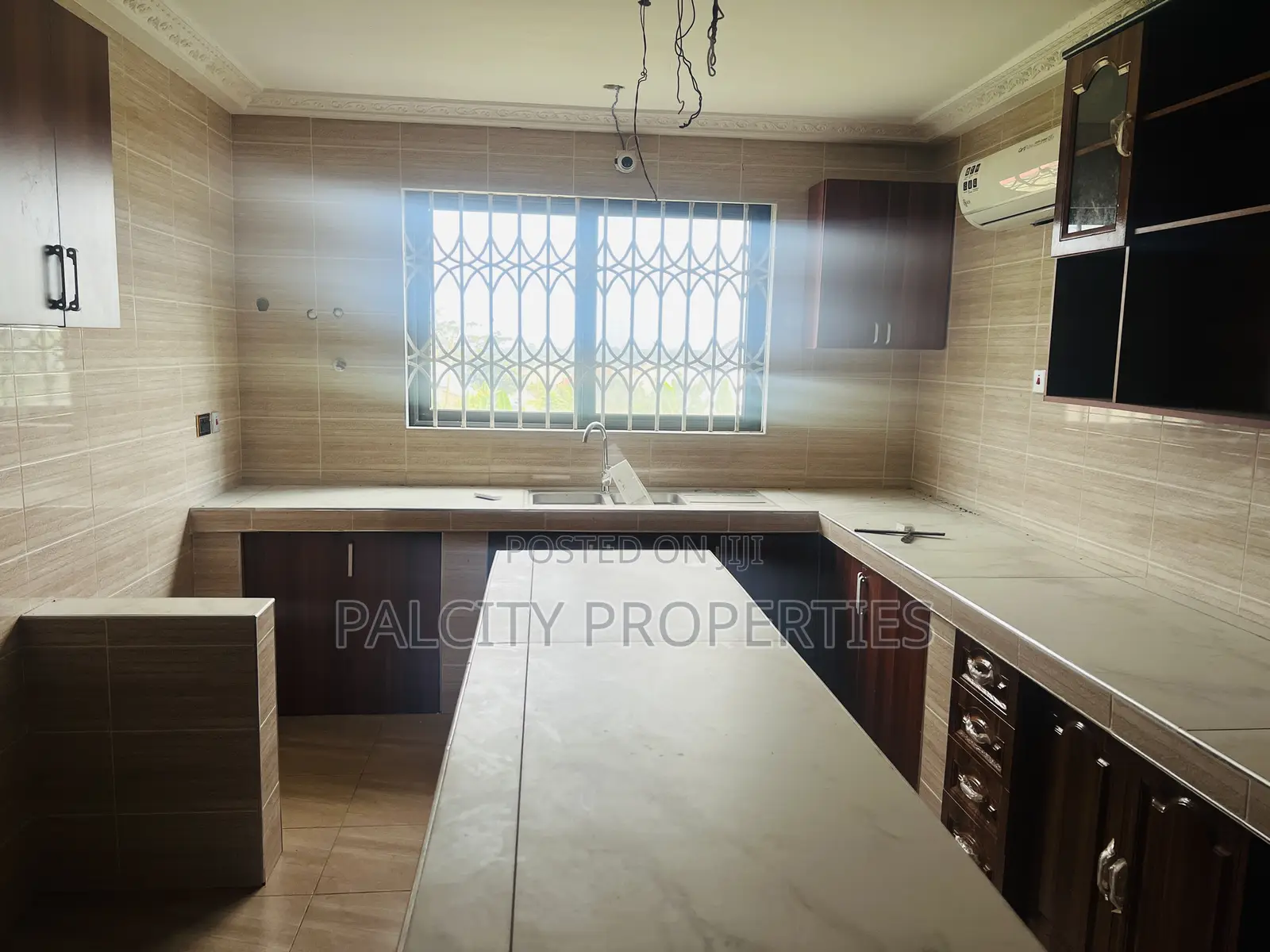 7bdrm House in Palcity Estate, Kumasi Metropolitan for sale
