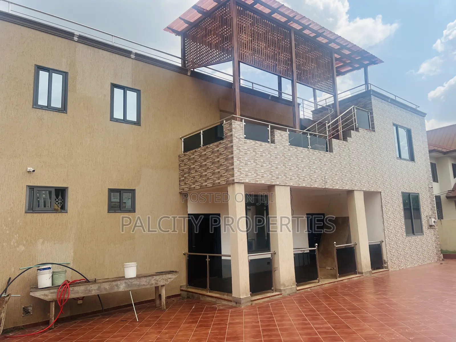 7bdrm House in Palcity Estate, Kumasi Metropolitan for sale