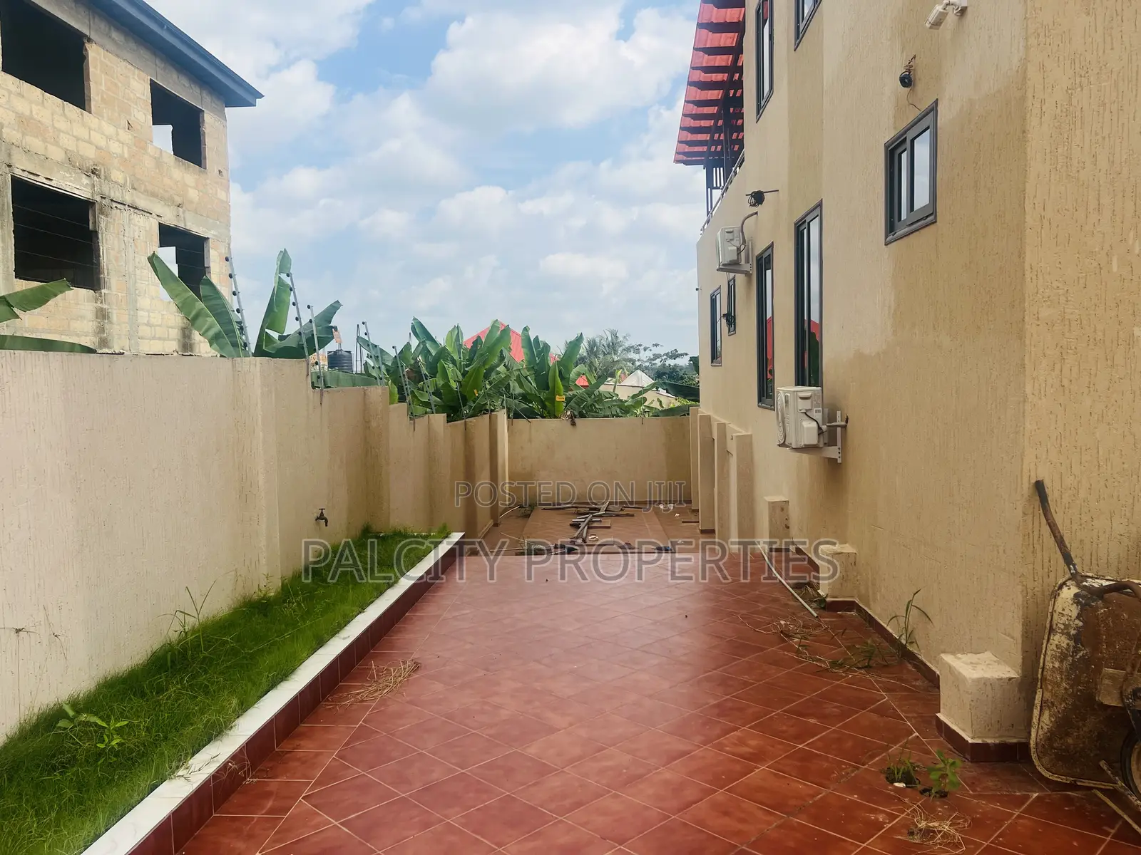 7bdrm House in Palcity Estate, Kumasi Metropolitan for sale