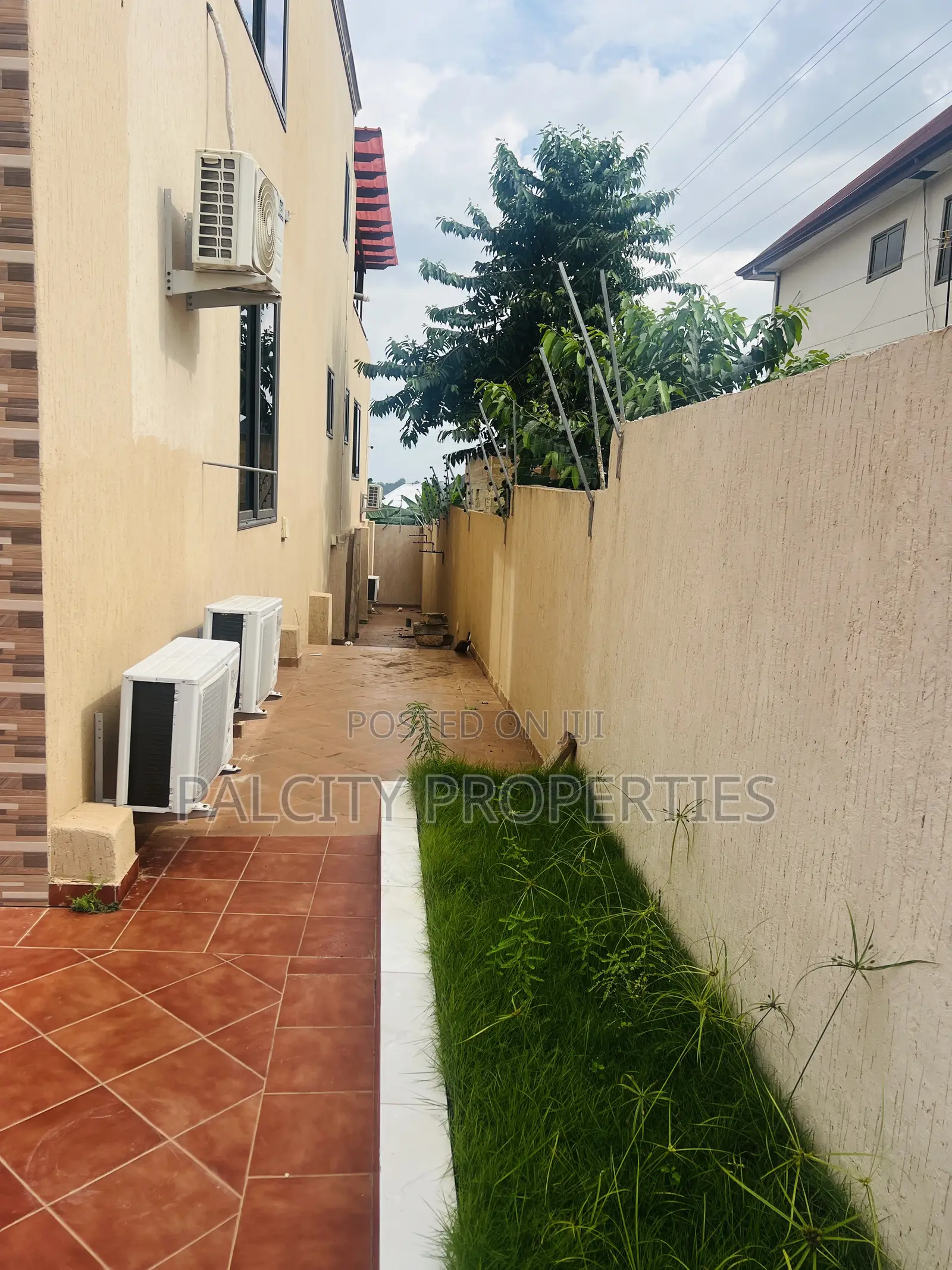 7bdrm House in Palcity Estate, Kumasi Metropolitan for sale