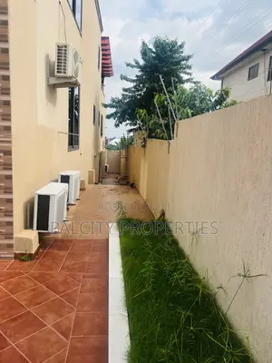 7bdrm House in Palcity Estate, Kumasi Metropolitan for sale