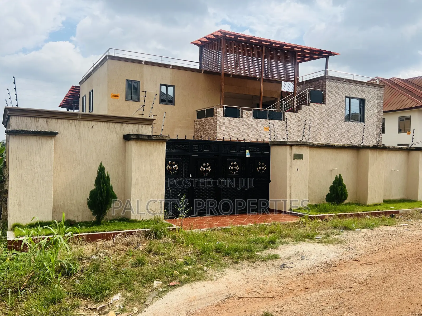 7bdrm House in Palcity Estate, Kumasi Metropolitan for sale