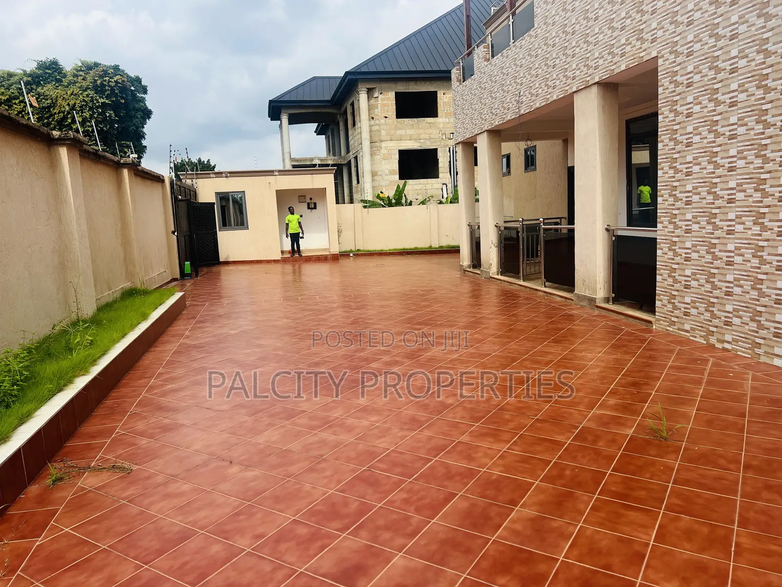7bdrm House in Palcity Estate, Kumasi Metropolitan for sale