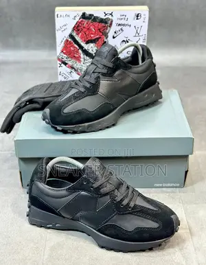 New Balance 327 All Black Sneaker
