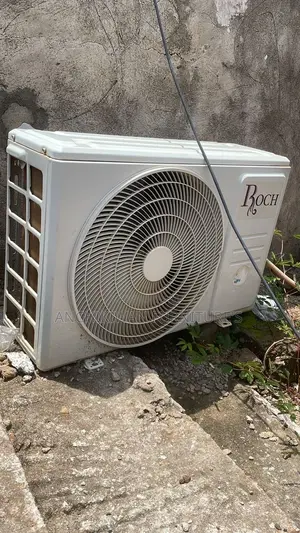 Roch 1.5 Hp Aircondition ( 2 Months Used )