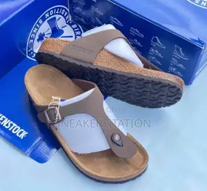 Birkenstock Gizeh Slides Brown