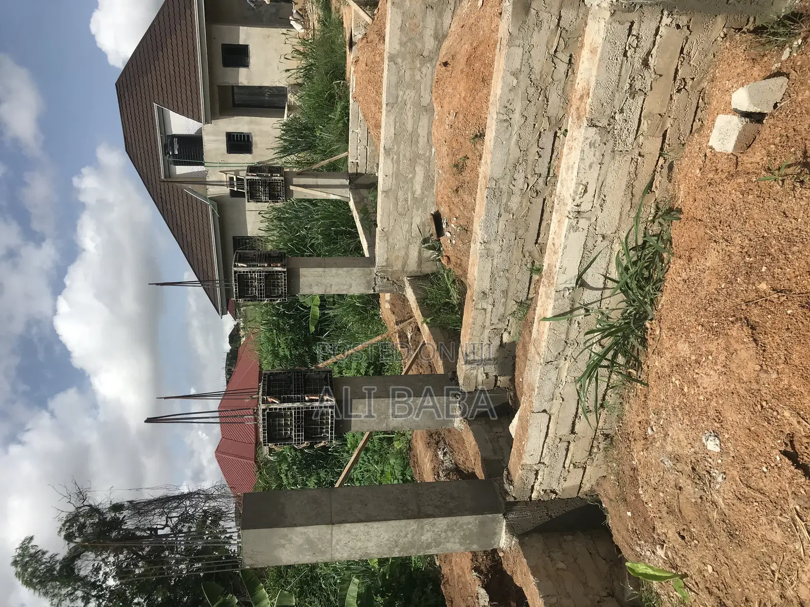3bedrooms/Story Building Up to Floor Level for Sale at Santasi Darko