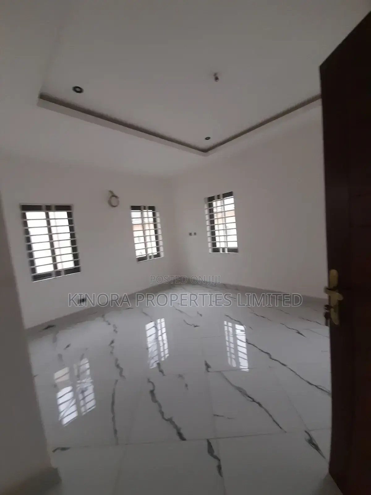 4bdrm Duplex in Hatso, Haatso for sale