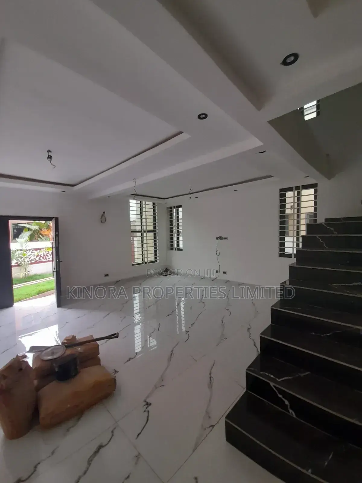 4bdrm Duplex in Hatso, Haatso for sale