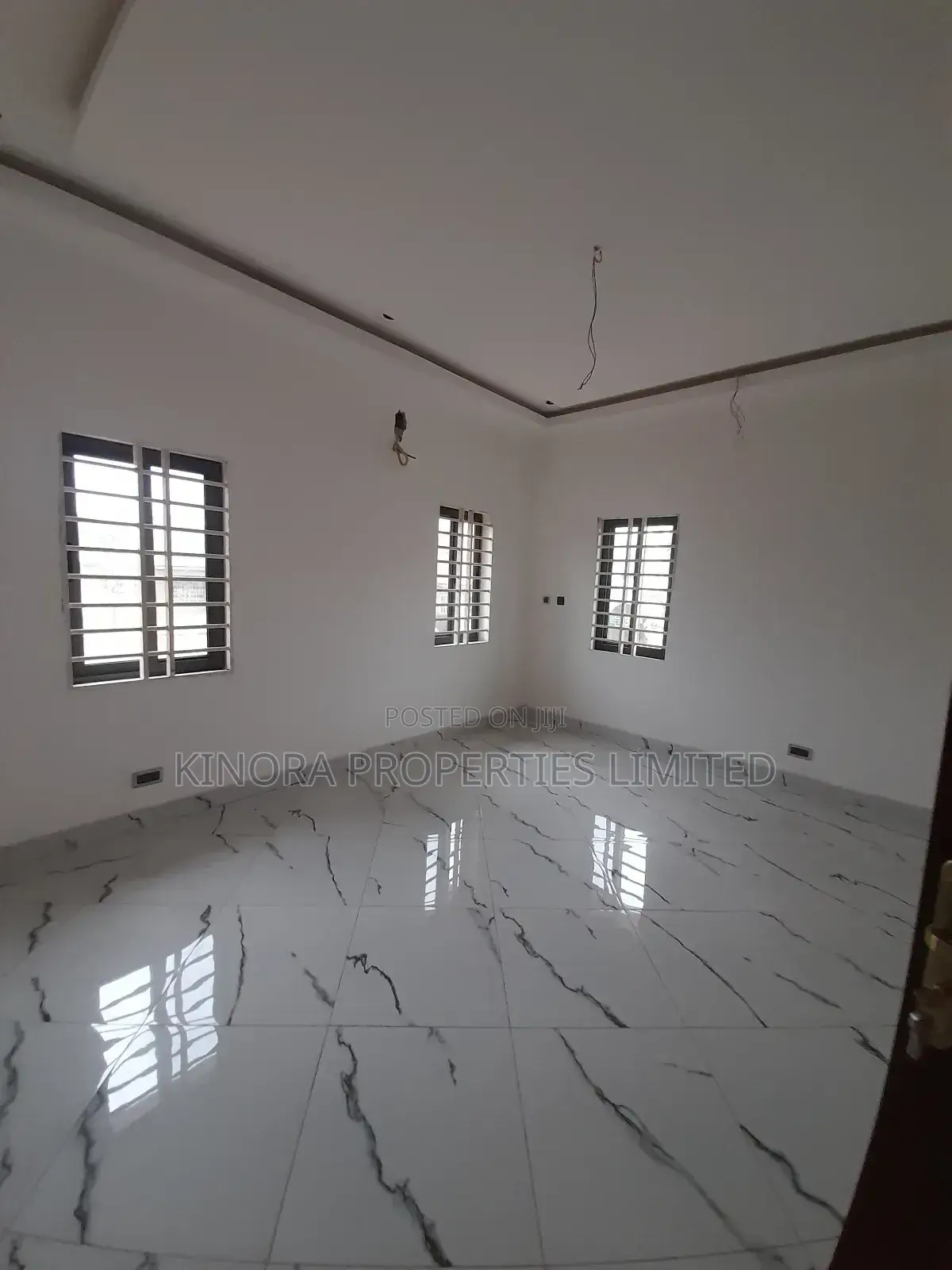 4bdrm Duplex in Hatso, Haatso for sale
