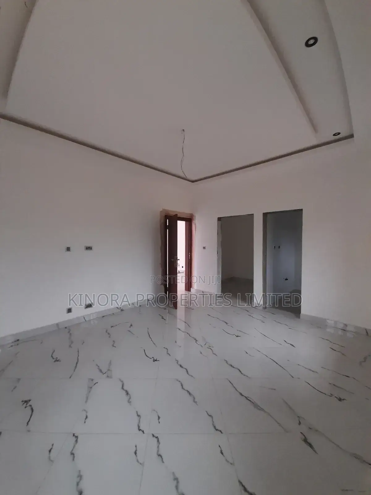 4bdrm Duplex in Hatso, Haatso for sale