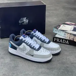 Nike Air Force 1 Paris Sneaker